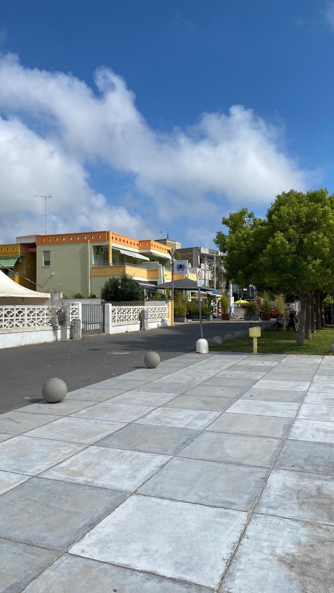 Casa Vacanze Torre Dell Orso Piazza 100M Dal Mare Torre dell'Orso Exterior photo
